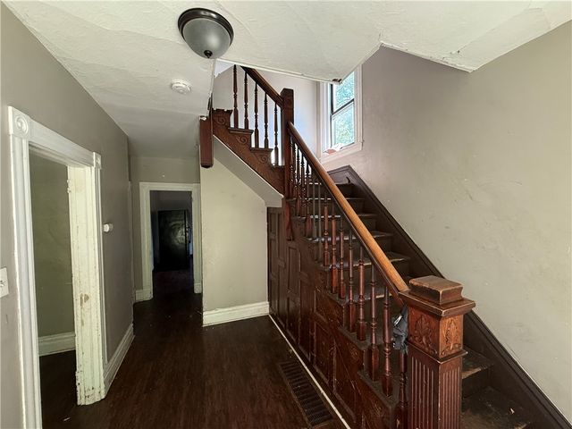 300 Langley Ave, Perry Hilltop, PA 15214