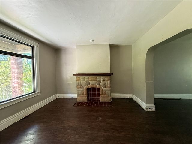 300 Langley Ave, Perry Hilltop, PA 15214