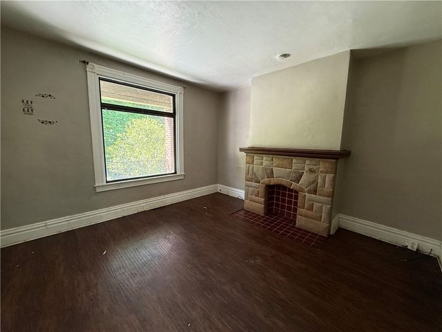 300 Langley Ave, Perry Hilltop, PA 15214