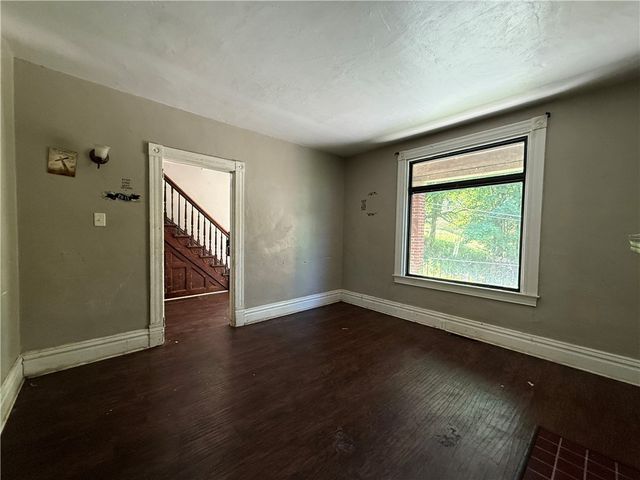 300 Langley Ave, Perry Hilltop, PA 15214