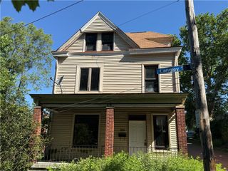 300 Langley Ave, Perry Hilltop, PA 15214