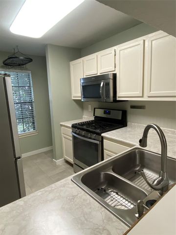 11404 Walnut Ridge DR 9, Austin, TX 78753