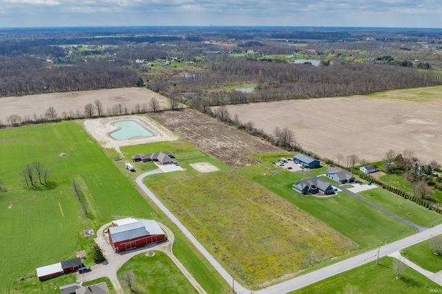 9372 Garman Road, Leo, IN 46765