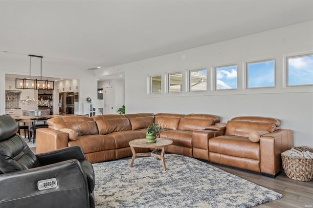 9372 Garman Road, Leo, IN 46765