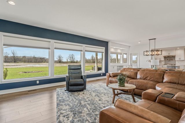 9372 Garman Road, Leo, IN 46765