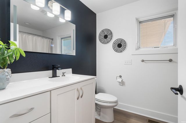 9372 Garman Road, Leo, IN 46765