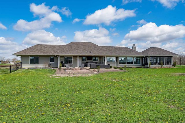 9372 Garman Road, Leo, IN 46765