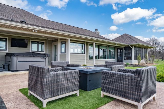 9372 Garman Road, Leo, IN 46765