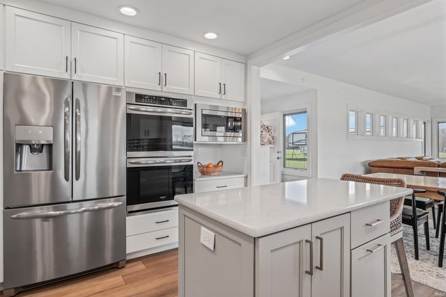 9372 Garman Road, Leo, IN 46765