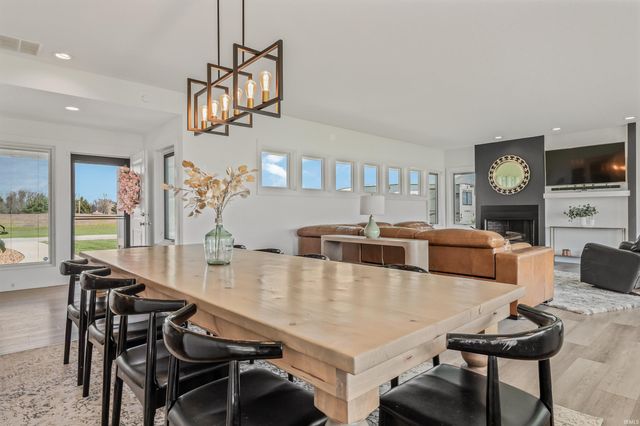 9372 Garman Road, Leo, IN 46765