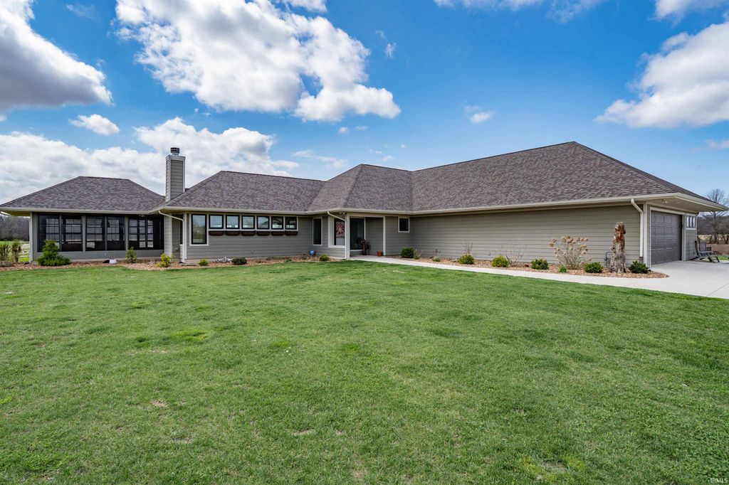 9372 Garman Road, Leo, IN 46765
