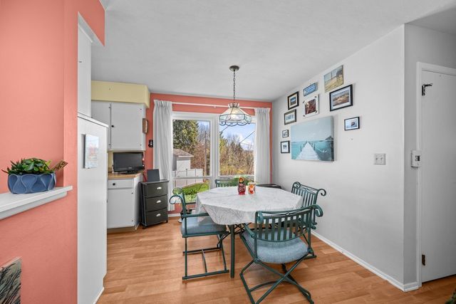 1325 Hillside Drive, Bettendorf, IA 52722
