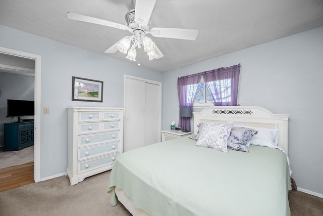 1325 Hillside Drive, Bettendorf, IA 52722
