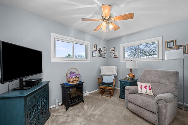 1325 Hillside Drive, Bettendorf, IA 52722