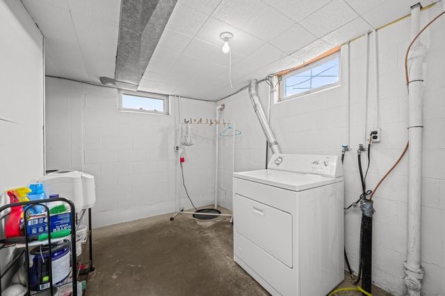 1325 Hillside Drive, Bettendorf, IA 52722