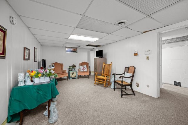 1325 Hillside Drive, Bettendorf, IA 52722