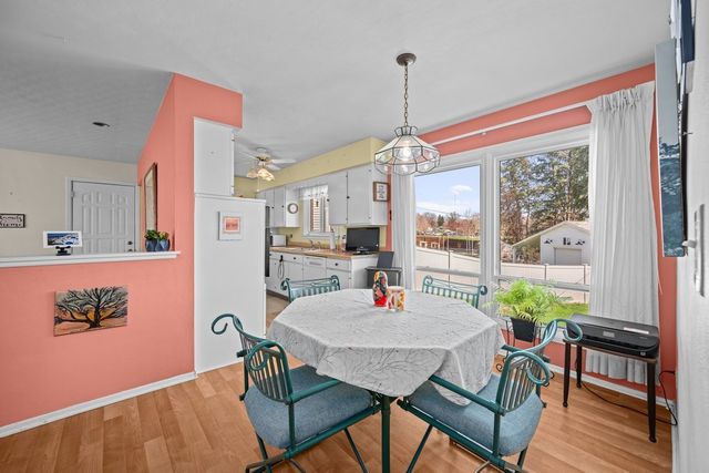 1325 Hillside Drive, Bettendorf, IA 52722