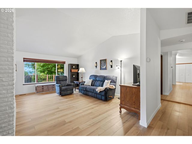10748 Se 99TH Dr, Happy Valley, OR 97086