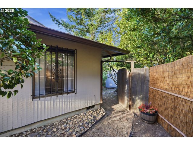 10748 Se 99TH Dr, Happy Valley, OR 97086