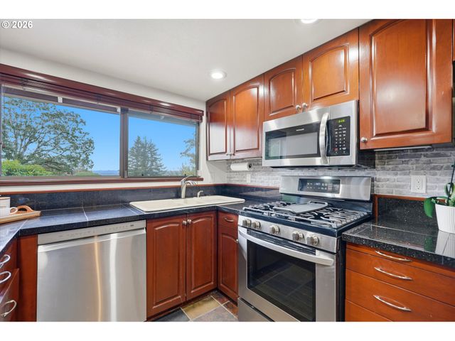 10748 Se 99TH Dr, Happy Valley, OR 97086
