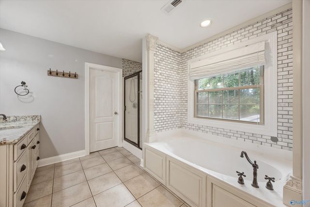 155 Lincarrie Lane, Huntsville, AL 35749