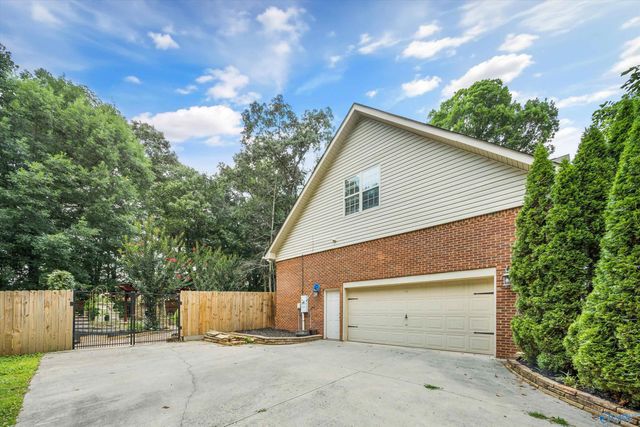 155 Lincarrie Lane, Huntsville, AL 35749