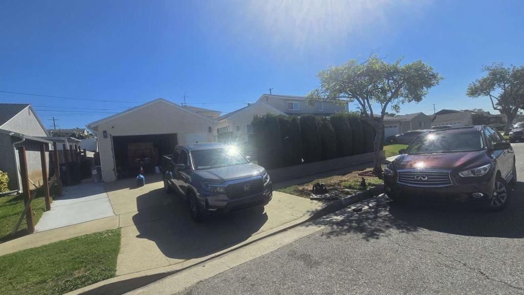 11612 Cimarron, Hawthorne, CA 90250 — exterior