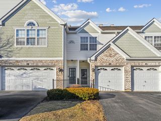 48 Arboretum Drive 253, Lombard, IL 60148