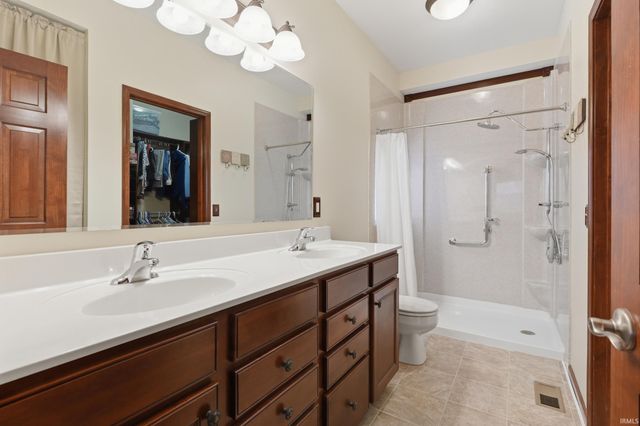 4006 Ravens Cove Run, Fort Wayne, IN 46818