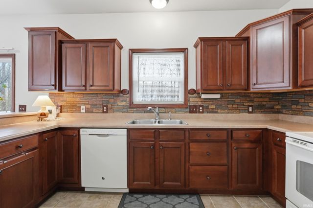 4006 Ravens Cove Run, Fort Wayne, IN 46818