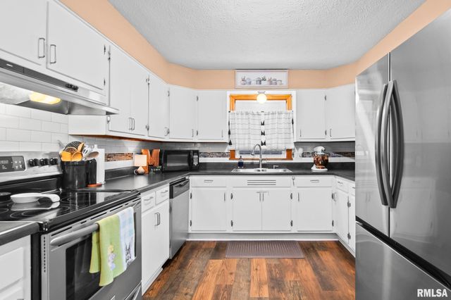 1913 E Hood Street, Springfield, IL 62703