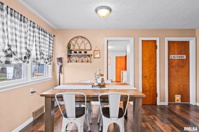 1913 E Hood Street, Springfield, IL 62703