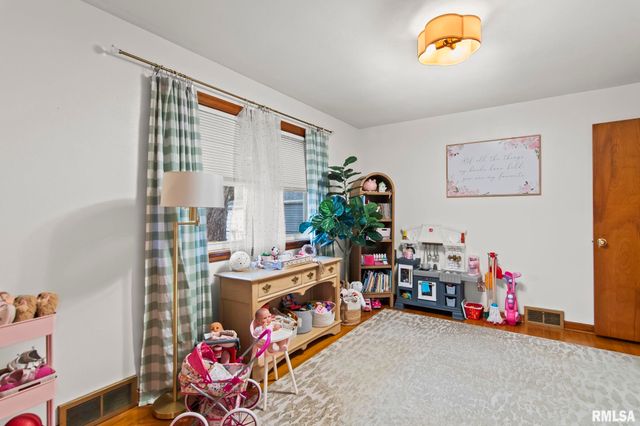 1913 E Hood Street, Springfield, IL 62703