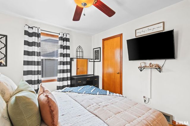 1913 E Hood Street, Springfield, IL 62703