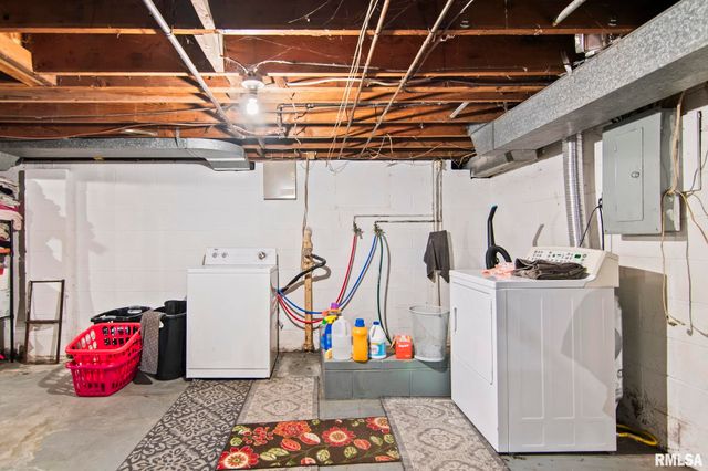 1913 E Hood Street, Springfield, IL 62703