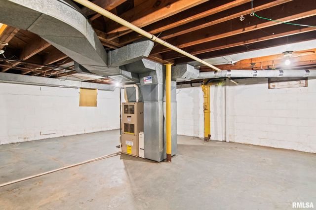 1913 E Hood Street, Springfield, IL 62703