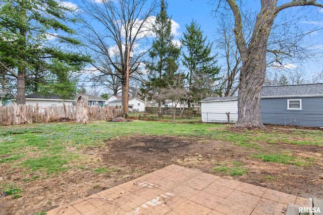 1913 E Hood Street, Springfield, IL 62703