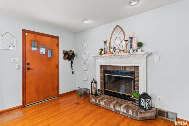 1913 E Hood Street, Springfield, IL 62703