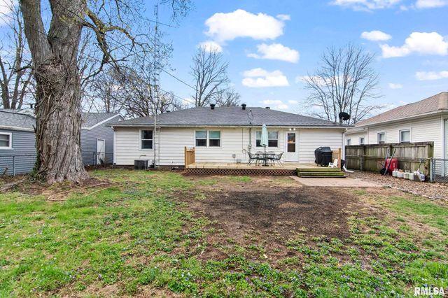 1913 E Hood Street, Springfield, IL 62703