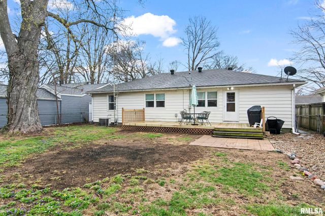 1913 E Hood Street, Springfield, IL 62703