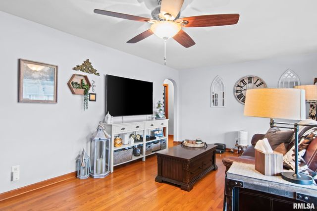 1913 E Hood Street, Springfield, IL 62703