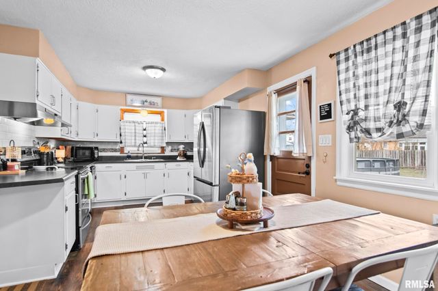 1913 E Hood Street, Springfield, IL 62703