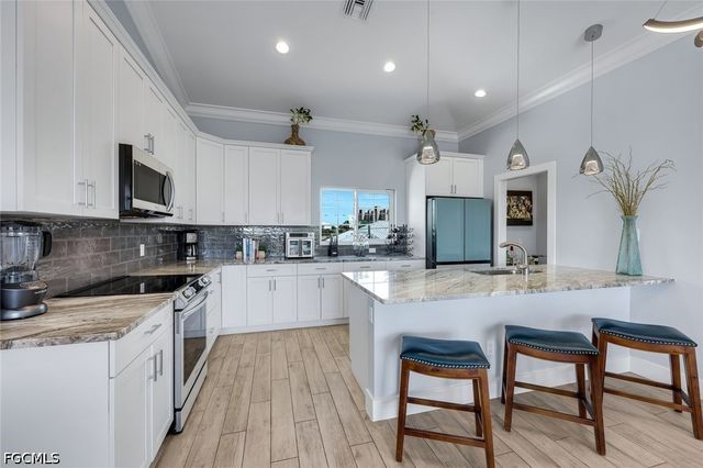117 Sand Dollar DR, Fort Myers Beach, FL 33931