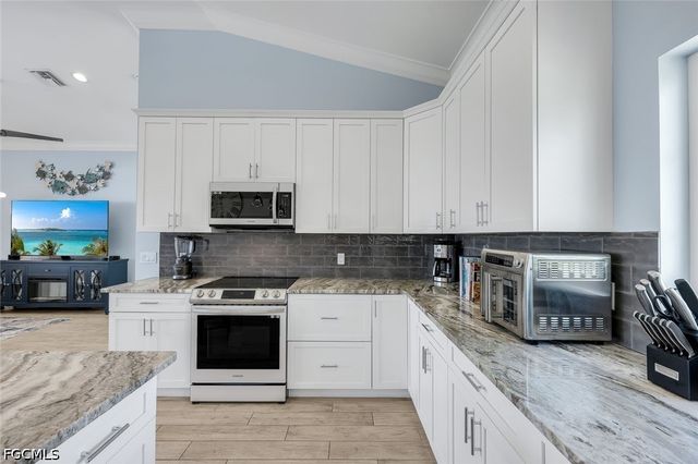 117 Sand Dollar DR, Fort Myers Beach, FL 33931
