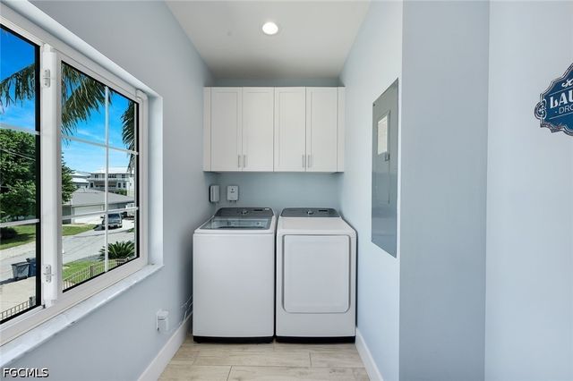 117 Sand Dollar DR, Fort Myers Beach, FL 33931