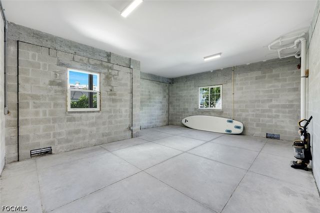117 Sand Dollar DR, Fort Myers Beach, FL 33931