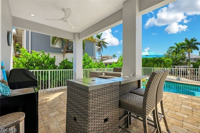 117 Sand Dollar DR, Fort Myers Beach, FL 33931