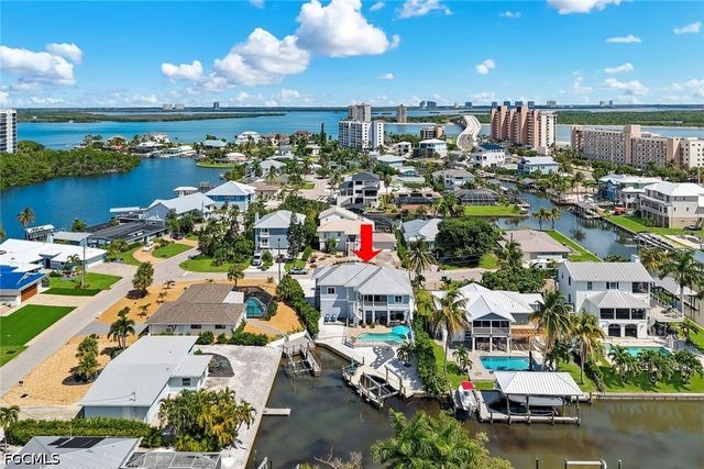 117 Sand Dollar DR, Fort Myers Beach, FL 33931