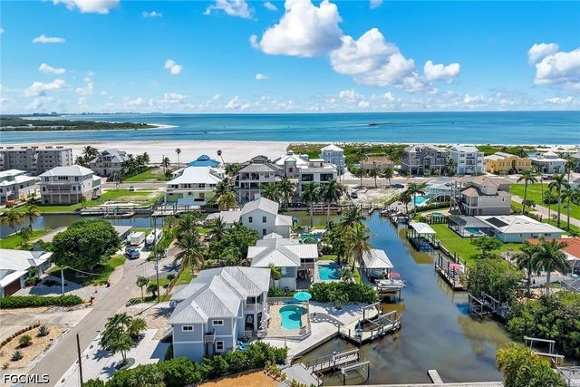 117 Sand Dollar DR, Fort Myers Beach, FL 33931