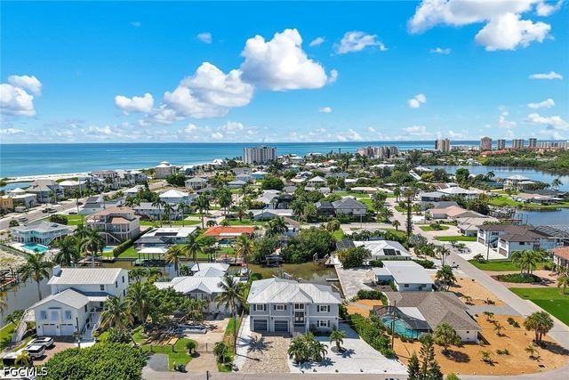 117 Sand Dollar DR, Fort Myers Beach, FL 33931